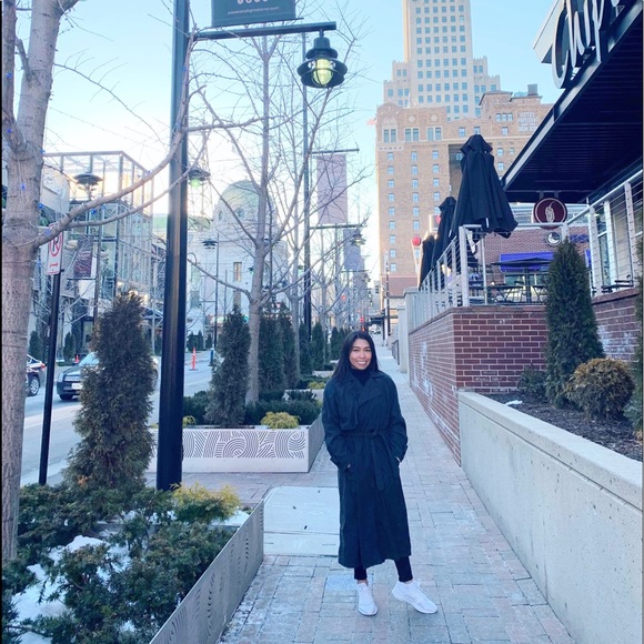 Meet your Posher, Minerva - Picture 3 of 3